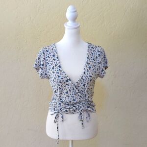 🌻 Faded Rose White Blue Floral Wrap Cropped Cinched Top Size Medium
